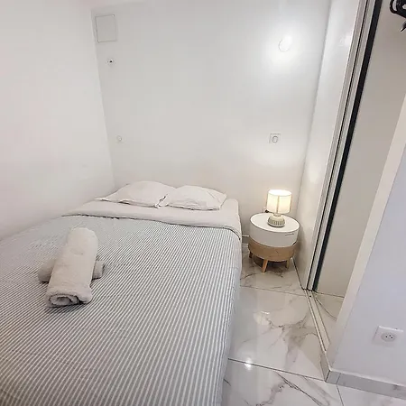 Confort Climatisé Et Privée En Sousplex * Montpellier